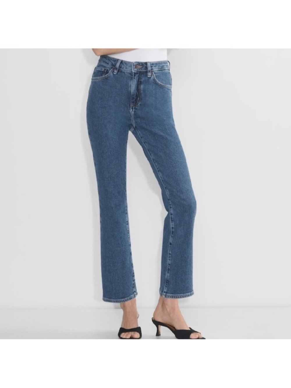 NWT Aritzia Denim Forum Diaz Jeans
Size 32